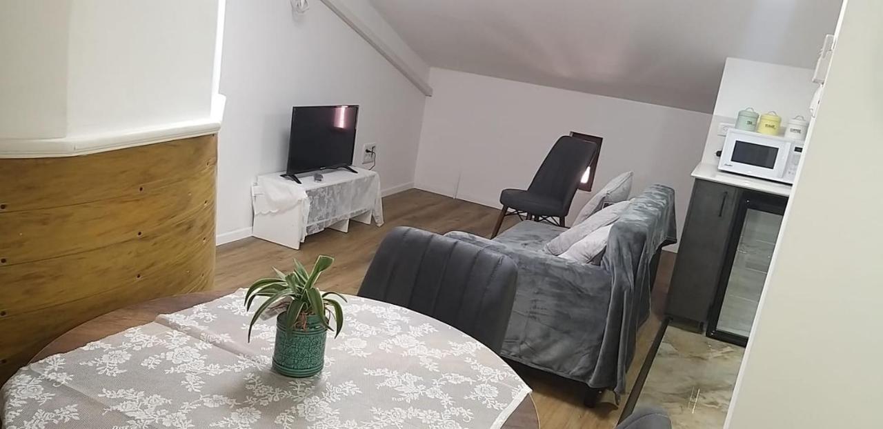 Apartamento Attic Ben Gurion 42 Haifa Exterior foto